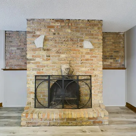 Cubs Clubhouse Retreat Apartment Chicago
