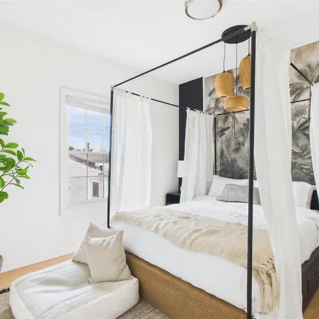 Spacious 4br With Outdoor Oasis Apartment Chicago