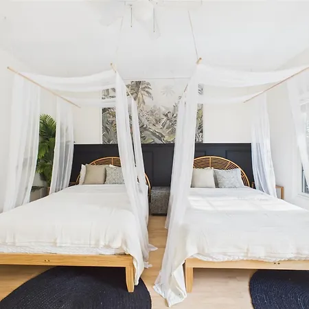 Spacious 4br With Outdoor Oasis Apartment *