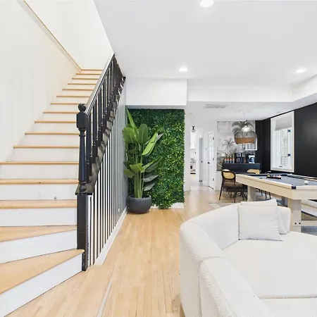 Spacious 4br With Outdoor Oasis * Chicago
