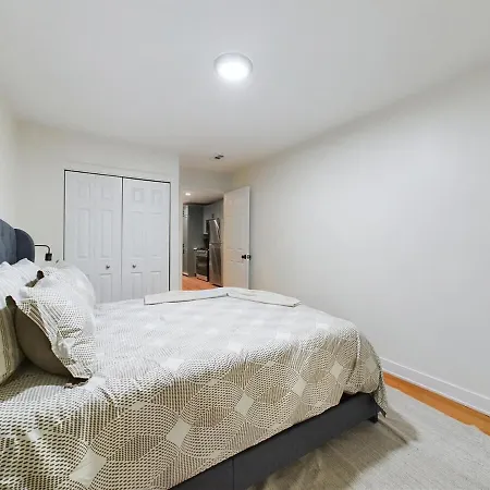 Chic Modern Comfort In Chicago