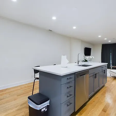Chic Modern Comfort In Apartment