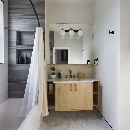 Zen Escape-chicago's Urban Oasis Holiday home Chicago