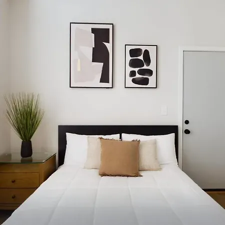 Holiday home Zen Escape-chicago's Urban Oasis