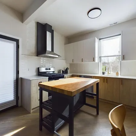 Holiday home Zen Escape-chicago's Urban Oasis *