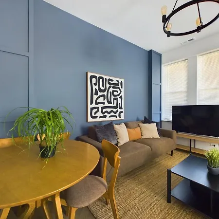 Holiday home Zen Escape-chicago's Urban Oasis