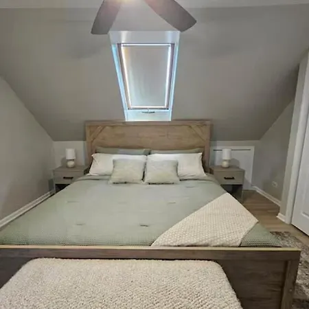 Trendy Loft In Southport *