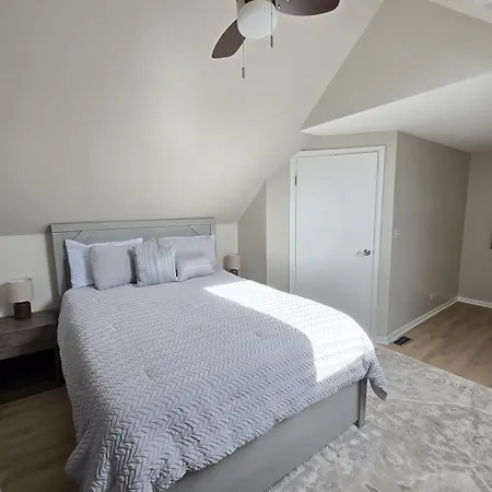 Trendy Loft In Southport