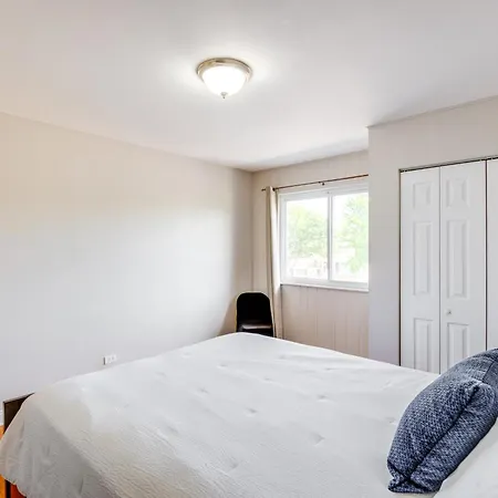 Apartment 5 Mi To Midway: Walkable *