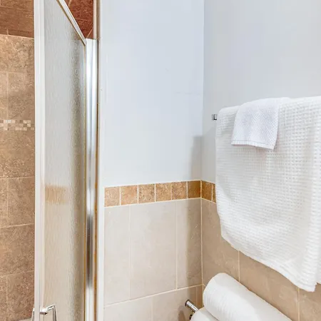 14 Mi To Dtwn Chicago: In Ashburn! Apartment *