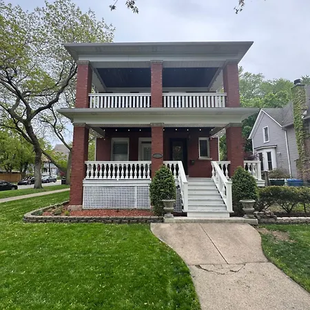 Elegant And Chic 2bed 2bath Steps From The Lake! Chicago