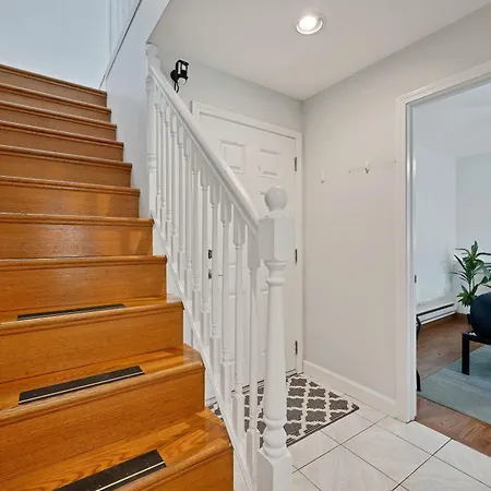 Old Town 3bd 3ba Coach House, Garage Parking Incl Holiday home *