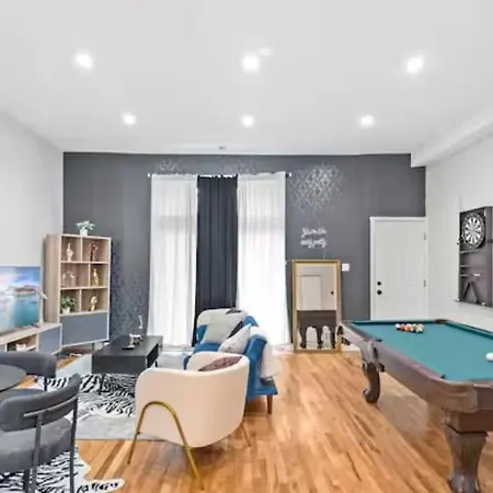 2 Bd 2 Ba Bucktown Safari Flat Chicago