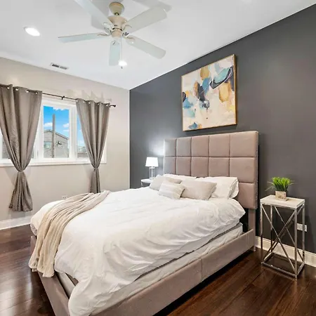 Spacious Luxury Retreat 8 Bed Oasis With 6 Baths *