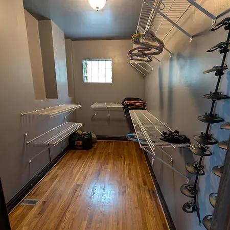 2bd 2ba W Office Near Obama Library & Museums