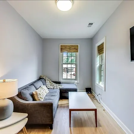 Apartment Cozy Coach House With Private Deck *