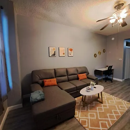 Cosy 2 Bedroom 1bath In Roscoe Village Close To Wrigley Apartment Chicago