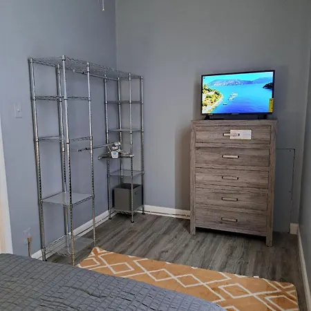 Cosy 2 Bedroom 1bath In Roscoe Village Close To Wrigley Apartment Chicago
