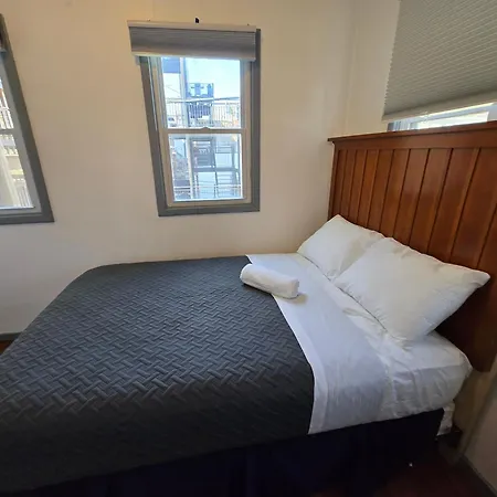 424 Hostel *