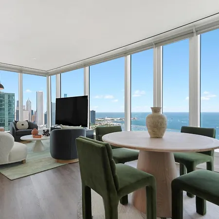 Lux Apts With Views And Amenities Apartment