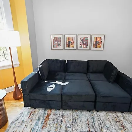 Modern 4br Unit With Free Parking Near Of Illinois And Medical District Apartment