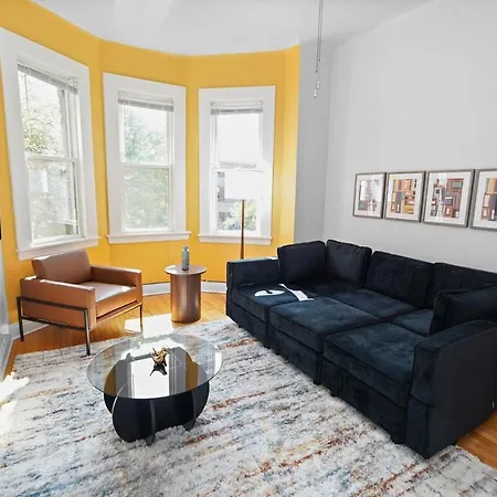 Modern 4br Unit With Free Parking Near Of Illinois And Medical District *