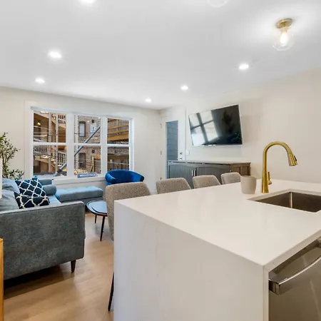 1 Bedroom With Rooftop And Wrigley Views *