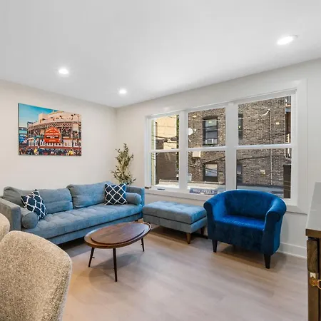Apartment 1 Bedroom With Rooftop And Wrigley Views *