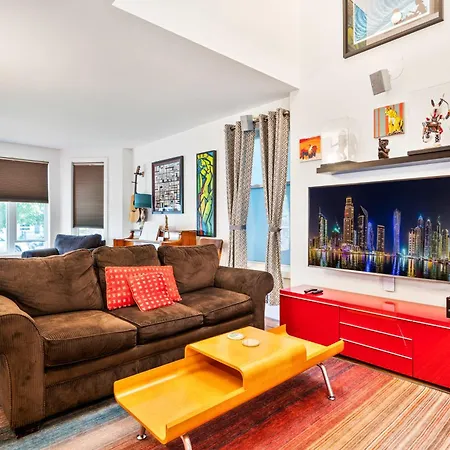 Single Family With 3 Bedrooms Attic With 2 Beds