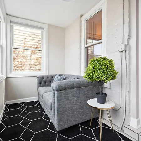 Wrigley 4br Home, Sleeps 10 * Chicago