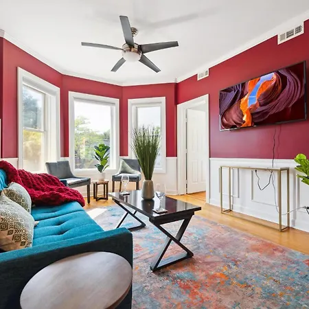 Wrigley 4br Home, Sleeps 10 Holiday home Chicago