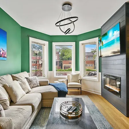 Wrigley 4br Home, Sleeps 10 Chicago