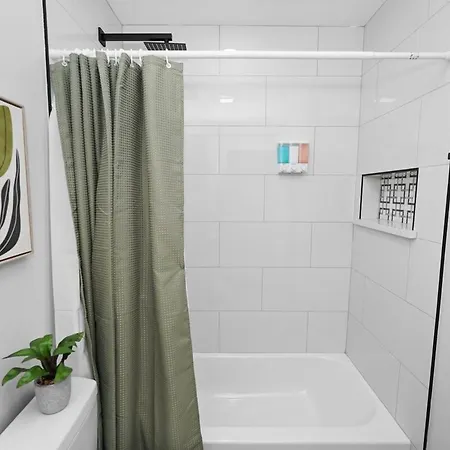 Cozy 3br Retreat Sleeps 8 With Free Parking Near Of Illinois Chicago, Medical District & West Loop