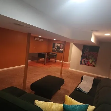 Gorgeous, Centrally Located, 420-friendly Duplex With Jetted Tub * Chicago