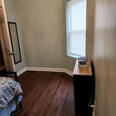 Gorgeous, Centrally Located, 420-friendly Duplex With Jetted Tub * Chicago