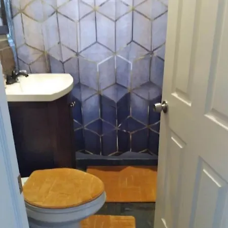 Gorgeous, Centrally Located, 420-friendly Duplex With Jetted Tub