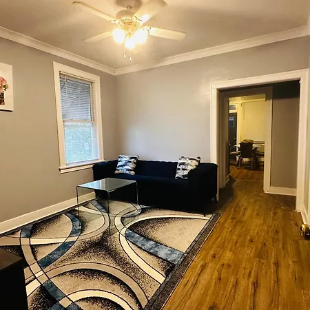 Cozy In Hyde Park Greater Grand Crossing Apartment
