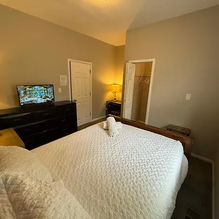 Wonderful Close To Downtown - Free Parking