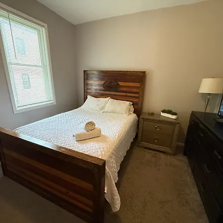 Wonderful Close To Downtown - Free Parking *