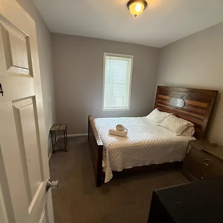 Homestay Wonderful Close To Downtown - Free Parking *