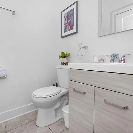 Modern 3br 420-friendly Unit Near Mccormick Place, Soldier Field And Lakefront Trail Apartment *