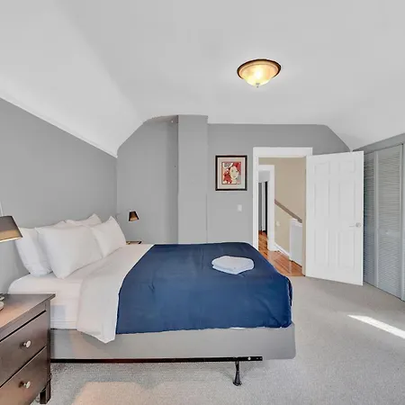 Holiday home Charming 3bd In Vibrant Andersonville *