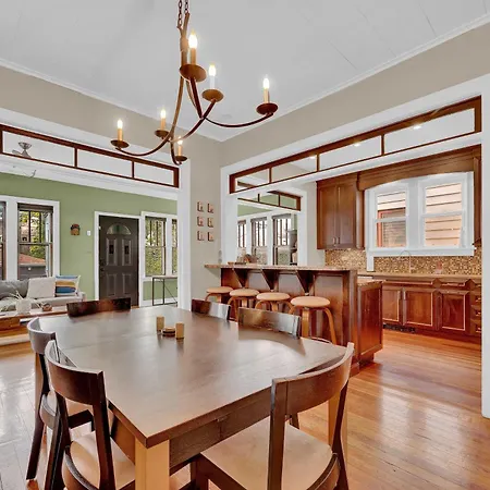 Holiday home Charming 3bd In Vibrant Andersonville *