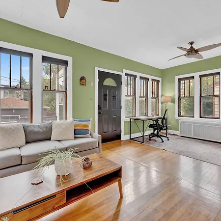 Holiday home Charming 3bd In Vibrant Andersonville Chicago
