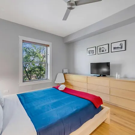 Apartment Steps To The Lakefront! Uptown Beauty Is Everything Need For A Perfect Getaway Chicago