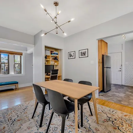 Apartment Steps To The Lakefront! Uptown Beauty Is Everything Need For A Perfect Getaway Chicago
