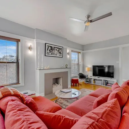 Steps To The Lakefront! Uptown Beauty Is Everything Need For A Perfect Getaway *