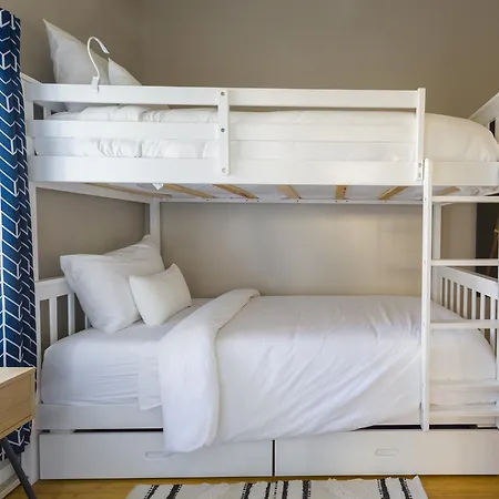 Hermosa House - Peaceful Quiet 3br, Free Street Parking, Solar Powered, By Logan Square Apartment