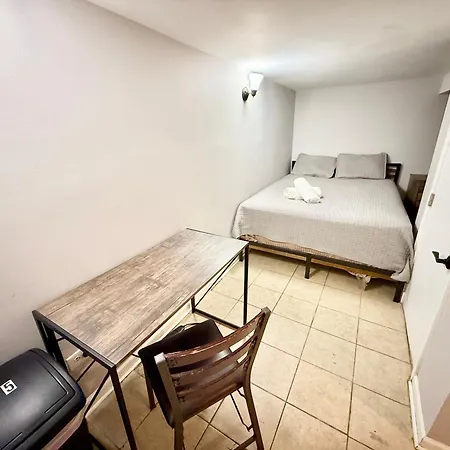 Close To Downtown - Free Parking Homestay Chicago
