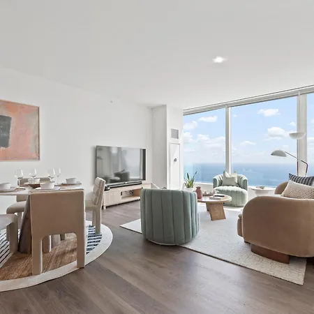 Lux Apts With Views And Amenities Chicago